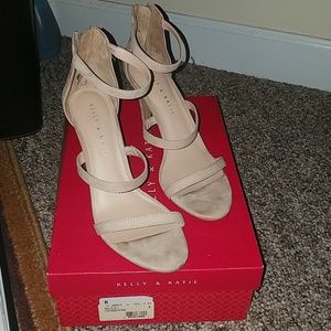 Kelly & Katie Sandles with 3.5 inch heel
